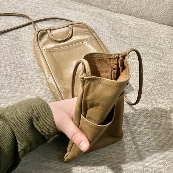 Lambskin Leather Tan Colored Pickpocket Proof Crossbody Bag by D'Onfrio - Picture 6 of 9